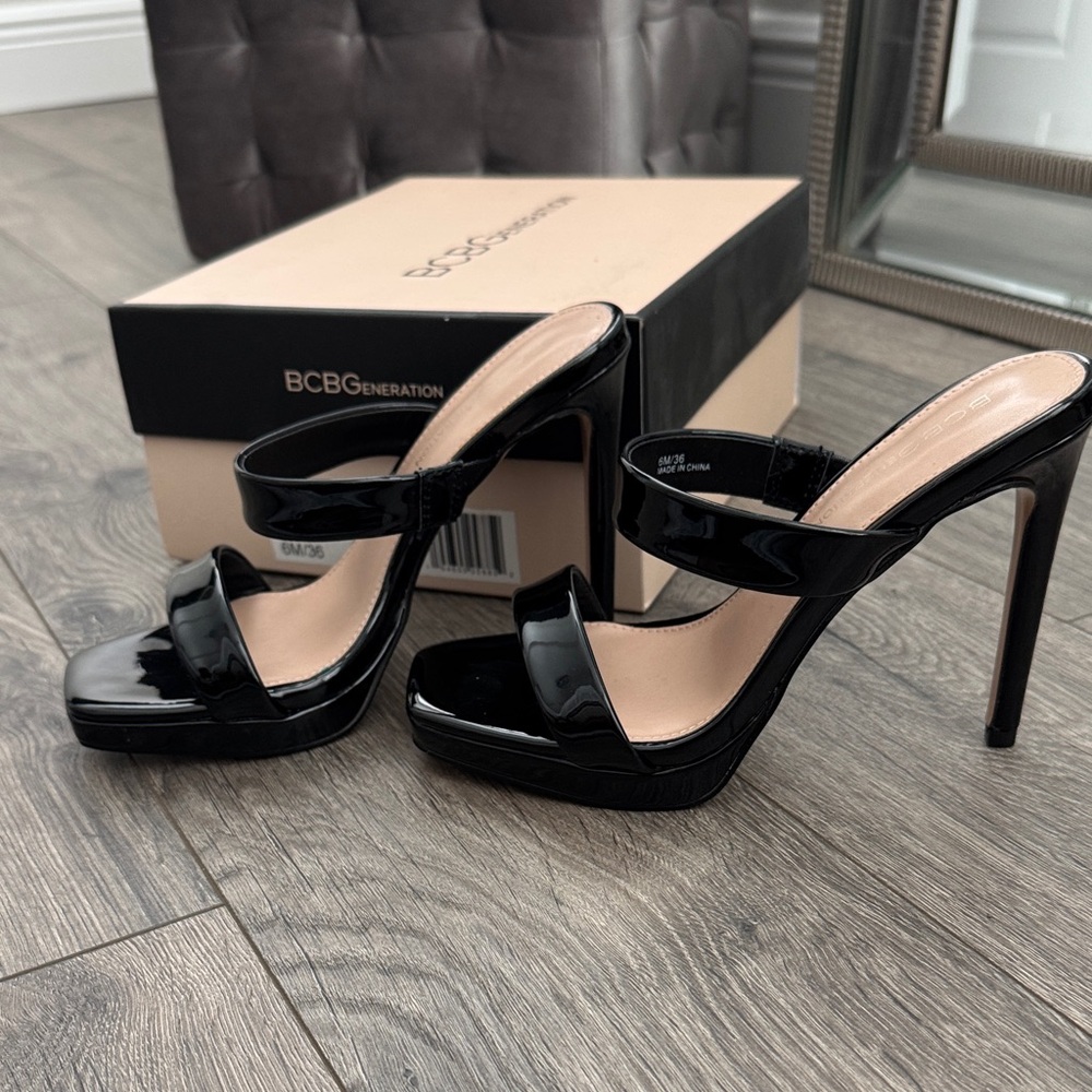 BCBGeneration Black Women's Heels Black Patent Catina Platform Sz 6 NEW